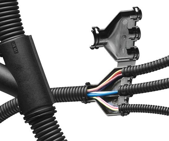 Y-snap-lock manifold